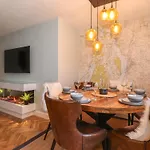 Tipsy Bee Windermere