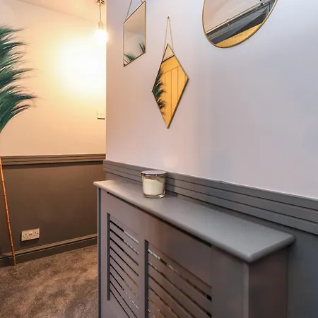 Tipsy Bee Windermere