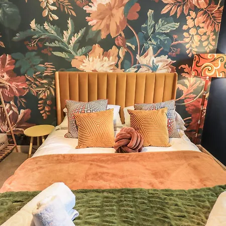 Tipsy Bee Holiday home *